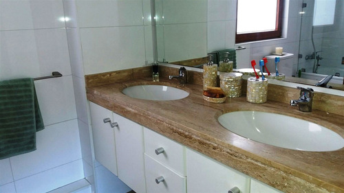 Casa En Arriendo De 4 Dorm. En Lo Barnechea Condominio