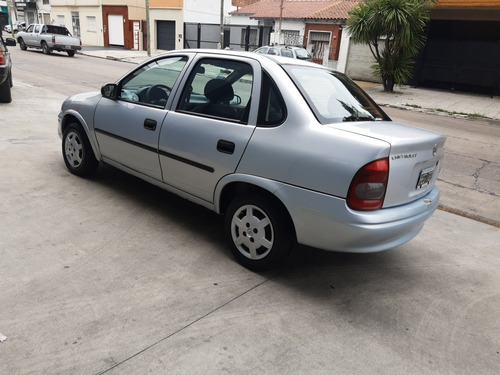 Imagen 4 de 12 de Chevrolet Corsa 2008 1.6 Classic Super Pkele