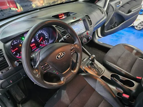 Kia Cerato Pro 1.6 Summa Triptonico Soonruf