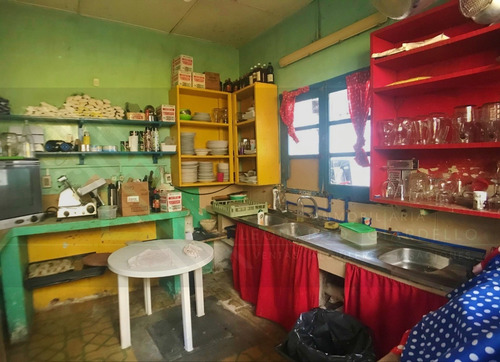Local Comercial En Pleno Barrio Histórico