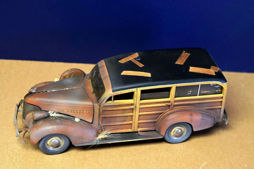 1939 Chevy Master Deluxe Woody Wagon Escala 1:18 Motor City