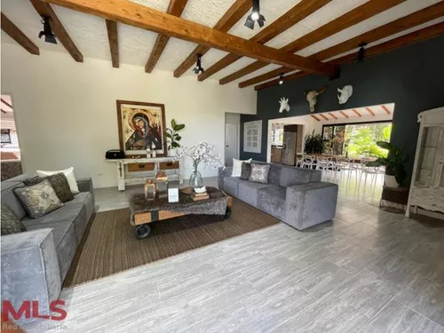 Encantadora Casa A 10 Min De Guatape(mls#239128)