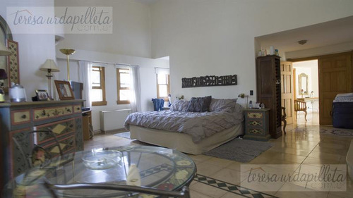 Gran Casa Sobre Importante Lote Central - Teresa Urdapilleta Propiedades