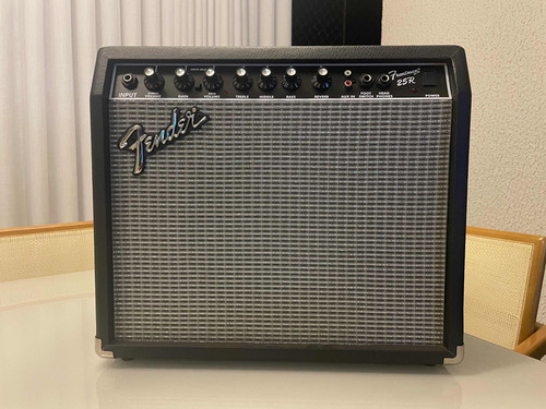 Amplificador Fender Frontman 25r