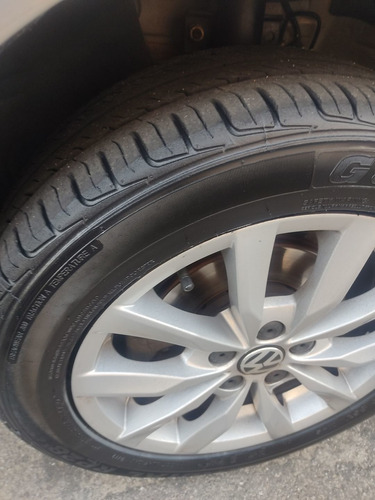 Imagem 9 de 15 de Volkswagen Fox 2014 1.6 Vht Total Flex 5p