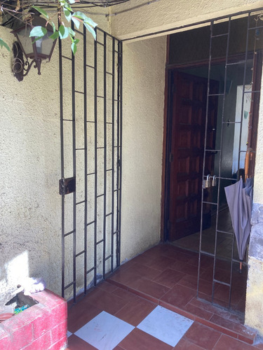 Casa Metro Ppe De Gales La Reina 3d + 2b + 2d Y 1b Servicio