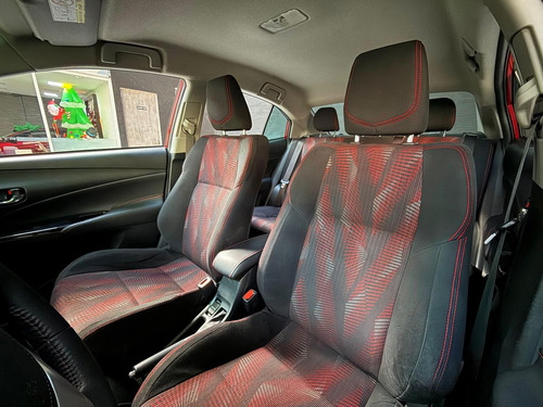 Toyota Yaris S. SEDAN