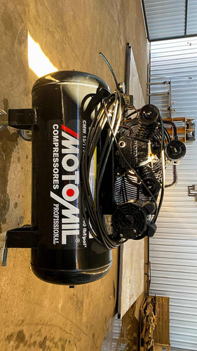 Um Compressor 15 Pés 175 Litros Nunca Usado Novo