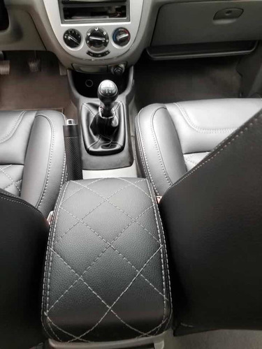 Optra 2006 Hatchback .
