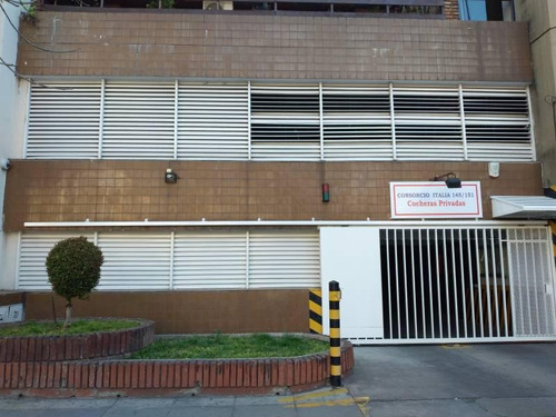 Imagen 2 de 9 de Cochera En Venta En El Centro De Lomas De Zamora
