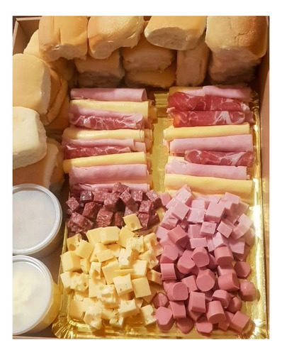 Tortas De Miga Saladas Cuadradas Con Picada Incluida!!!