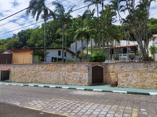 Casa Com Piscina Semi Olímpica Aquecida, (mansão),sauna, Spa Hidromassagem Para 9 Pessoas ,8 Quartos, 1516 Metros, Salão De Festas, Salão De Jogos Completo, Churrasqueira Completa, Alarme Cameras