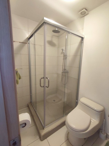 Imagen 5 de 10 de Puertas Vidrio Para Baños.