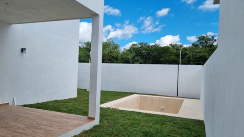Casa(46) En Venta En Privada Zendera En Conkal