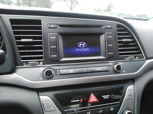 Imagen 12 de 15 de Hyundai Elantra 2018 2.0 Gls Mt