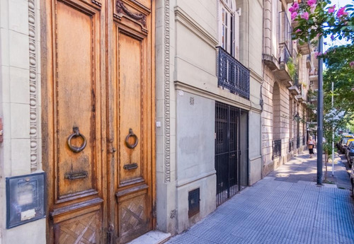 Magnífica Casa De Estilo Para Vivienda, Oficinas O Desarrollo En Barrio Norte