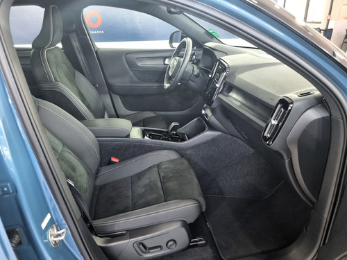 Volvo C40 P8 RECHARGE