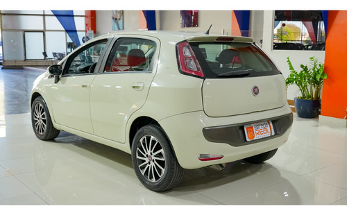 Fiat Punto 1.6 ESSENCE 16V FLEX 4P AUTOMATIZADO