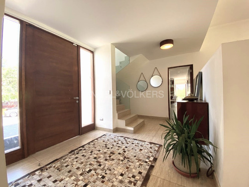 Casa Moderna En Venta, La Reserva