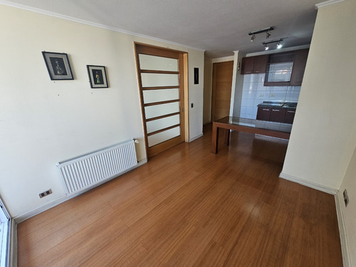 Arriendo Depto. Año Corrido Sin Muebles En Coraceros.