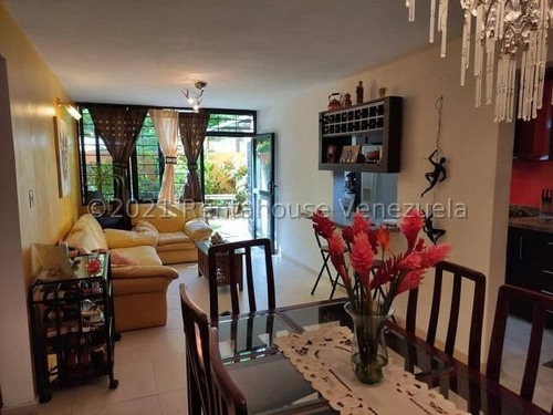 Imagen 3 de 10 de Apto Venta Clnas. La Tahona Mls #22-15198 Espectacular Planta Baja Con 92 Mts + 67,86 Mts Correspondiente A Amplio Jardín, Espectacular Para Reuniones Familiares