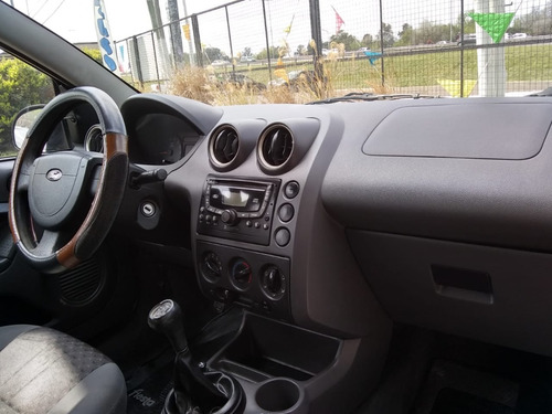 Ford Fiesta Ambiente 2006