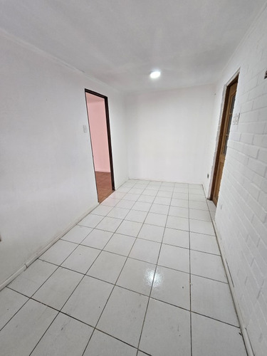 Venta De Casa En Pudahuel, 2dormitorios, 1baño