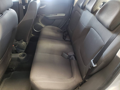 Imagem 10 de 13 de Fiat Siena 1.4 Mpi Attractive 8v Flex 4p Manual