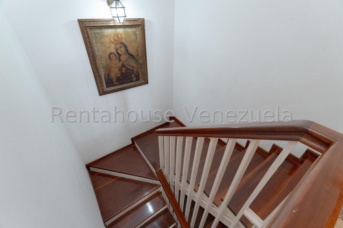 Casa Multinivel En Venta, Urb. Colinas De Bello Monte