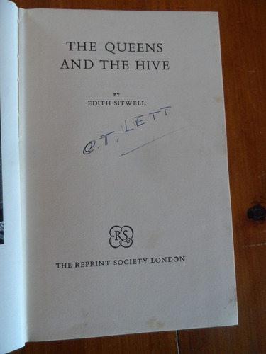 Libro The Queens And The Hive Edith Sitwell En Inglès Usado