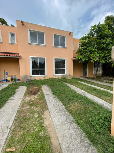 Imagen 1 de 11 de Casa Nueva En El Fraccionamiento Tulipanes