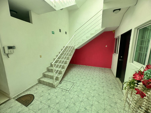 Local En Renta Edificio De 3 Niveles