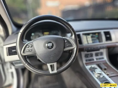 Jaguar XF 2.0 Luxury