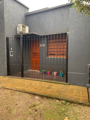 Excelente Casa En Venta De 3 Dormitorios Con Jardin Y Cochera Calle 63 Entre 125 Y 126