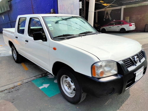 Imagen 2 de 15 de Nissan Np300 2.4 Doble Cabina Típica Audio Mt 2013