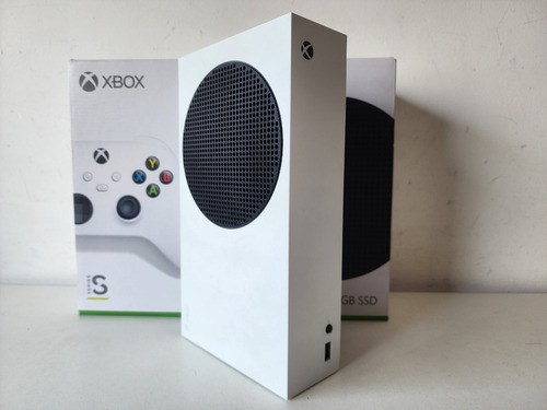 Imagen 3 de 7 de Xbox Series S 512gb All Digital Completa + Caja Y 1 Control