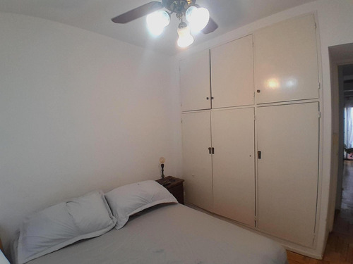 Departamento En Venta De Dos Ambientes Con Dos Patios - Flores