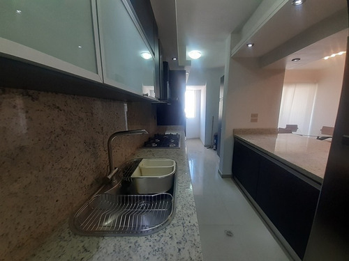 Imagen 9 de 22 de Apartamento En Res. Chelsea Court. En El Parral, Carlos Tona, 04129305244, Código: Foa-2208