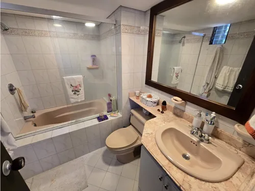 Vendo Amplio Apartamento En Conquistadores