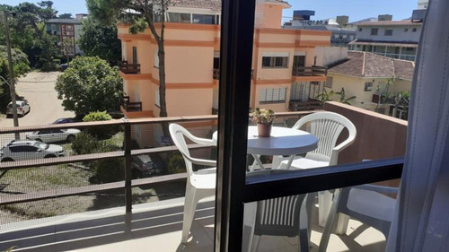Imagen 6 de 15 de Venta De Depto Restaurado En Villa Gesell !!!!