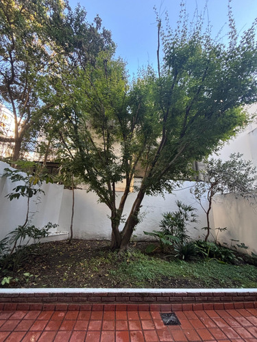 Venta Pb Refaccionado A Nuevo: Dos Jardines Privados Y Ubicación Premium