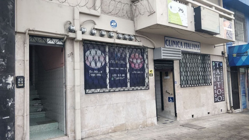 Imagen 1 de 9 de Venta De Casa Y Oficinas