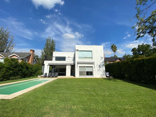 Casa Alquiler Anual Con Muebles Barrio La Arboleda