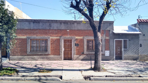  Casa En Venta En Calle Brandsen, Dorrego, Mendoza