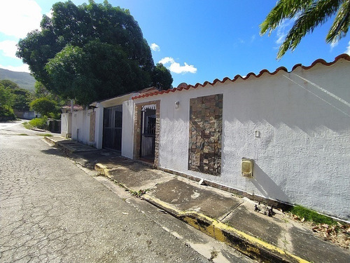 Imagen 13 de 14 de Acogedora Casa En Santa Lucia - La Asuncion