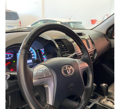 Toyota Hilux SW4 3.0 Srv Cuero 171cv 4x4 5at