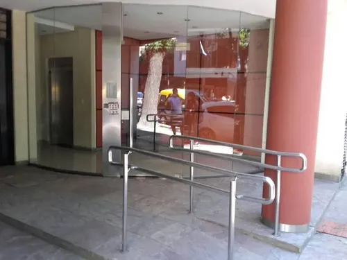 Retasado !!  J. D. Perón 4300 P2do.: Depto Semipiso 2amb. Balcón Con Parrilla
