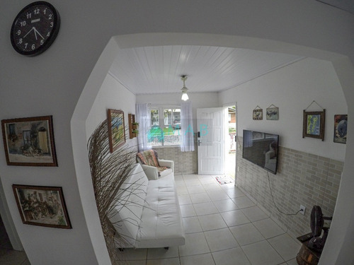 Imagem 7 de 11 de Casa Em Terreno Individual À Venda Na Praia Da Daniela Em Florianópolis Sc! - Ca00279 - 68984324
