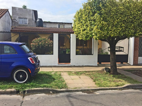 Dos Casas Sobre Un Mismo Terreno En Ituzaingo Norte