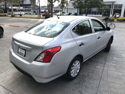 Imagen 11 de 15 de Nissan Versa 4 Puertas